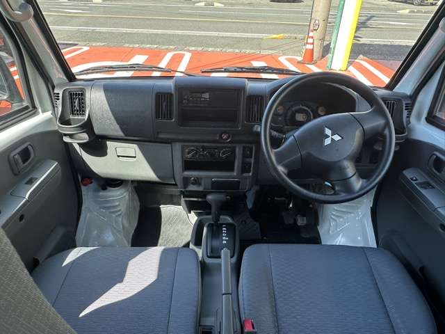 Mitsubishi Minicab MiEV 7