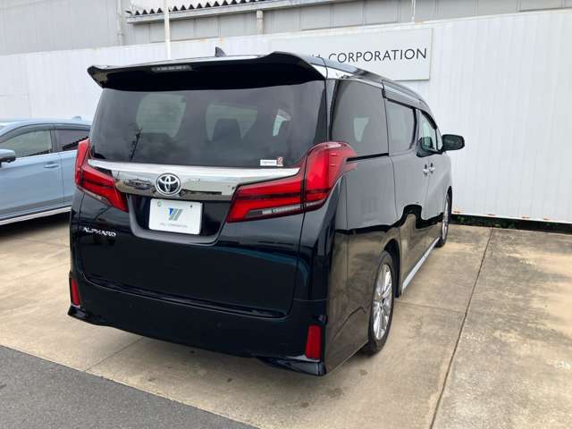 Toyota Alphard 2