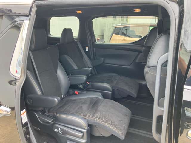 Toyota Alphard 5