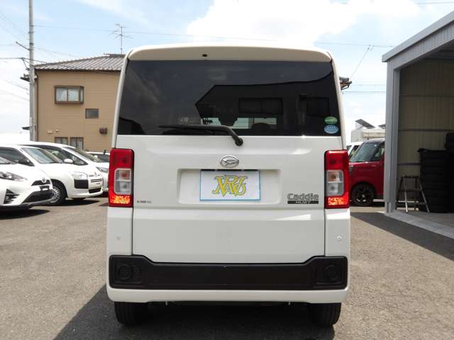 Daihatsu ハイゼットキャディー 12