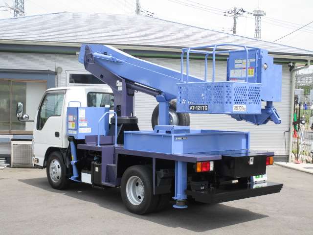 Isuzu Elf 3