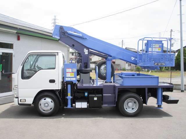 Isuzu Elf 6