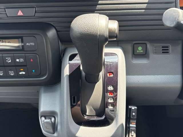 Honda N-VAN 12