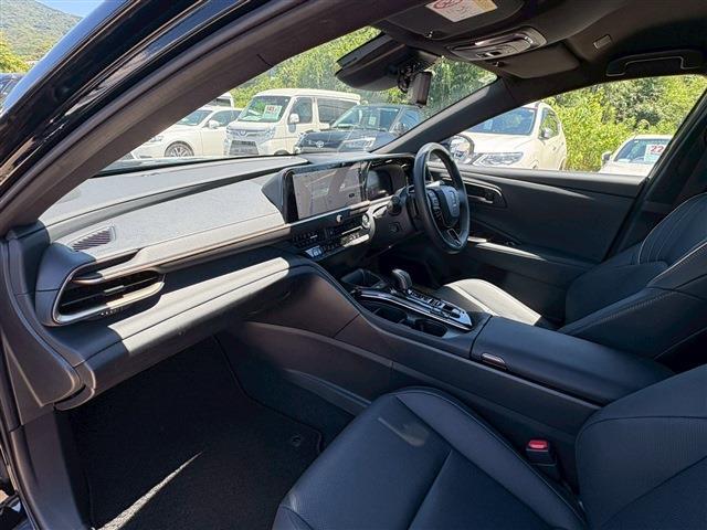 Toyota Crown Estate 4