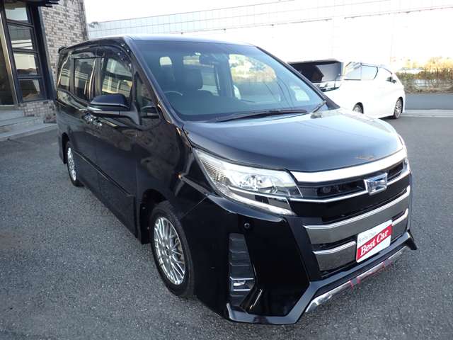 Toyota Noah 3