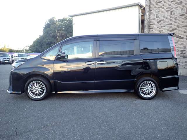 Toyota Noah 8