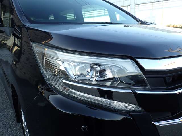 Toyota Noah 9