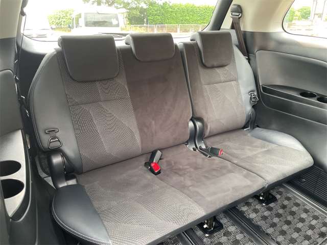 Toyota Estima 12
