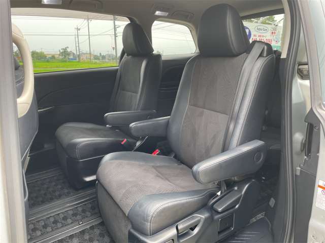 Toyota Estima 9