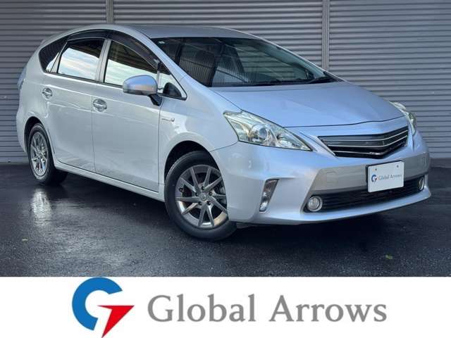 Toyota Prius α 3
