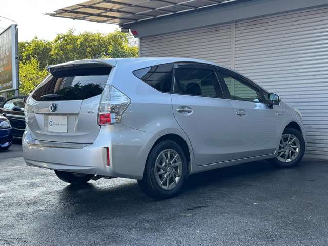 Toyota Prius α 9