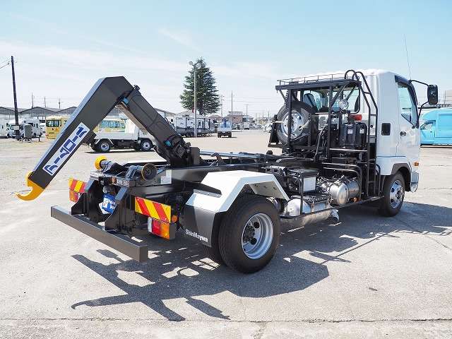 Mitsubishi Fuso Fighter 2