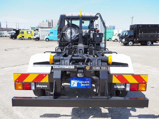 Mitsubishi Fuso Fighter 8