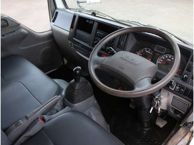 Isuzu Elf 3