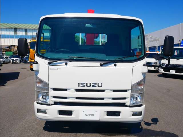 Isuzu Elf 8