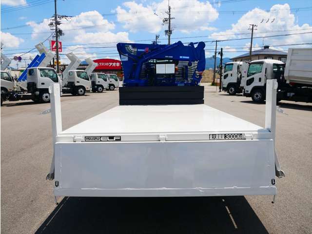 Isuzu Elf 12