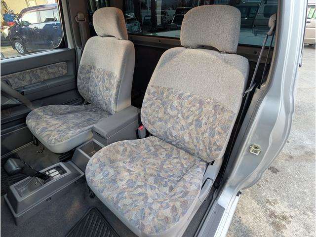Nissan Datsun 12