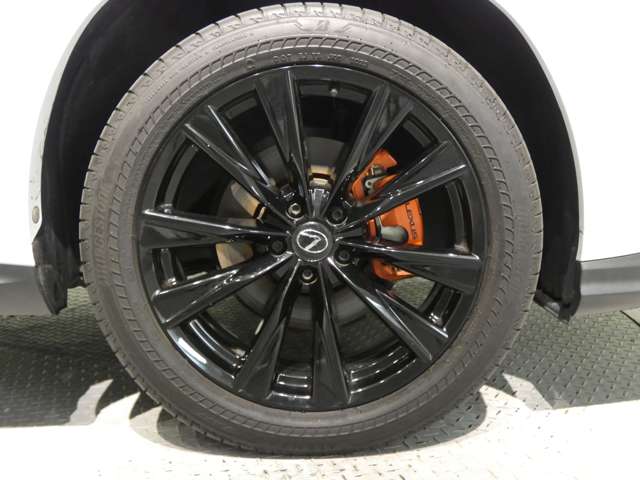 Lexus NX 9