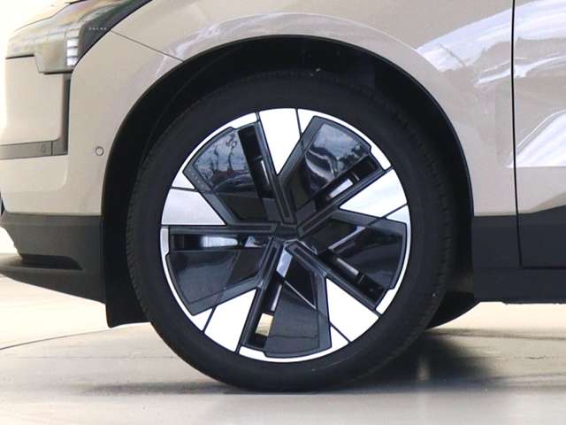 Volvo EX30 9