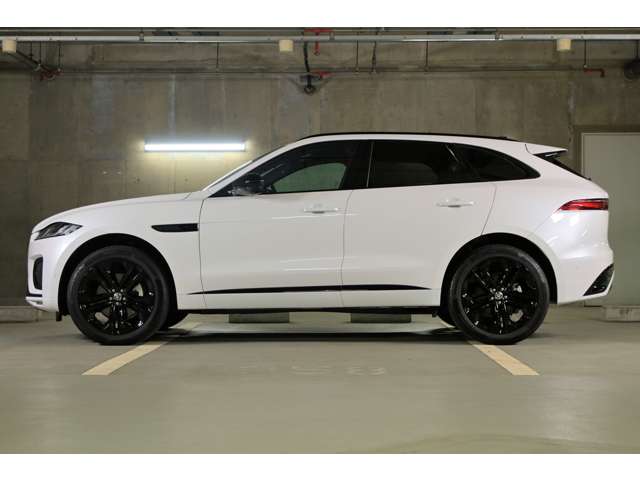 Jaguar F-Pace 8