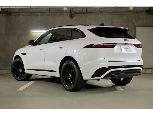Jaguar F-Pace 9