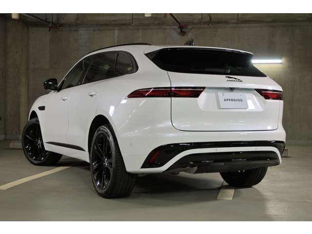 Jaguar F-Pace 10