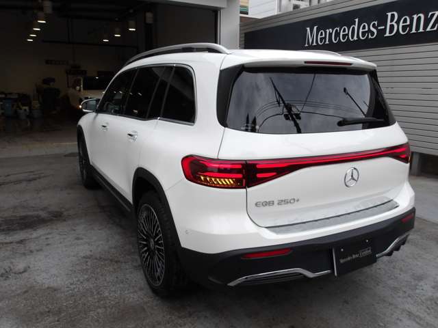 Mercedes-Benz EQB 12