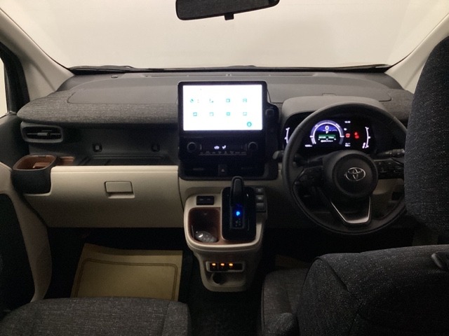 Toyota Sienta 2