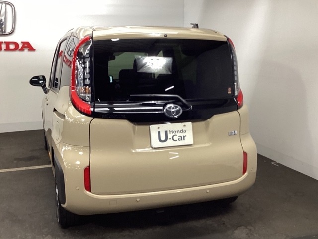 Toyota Sienta 6