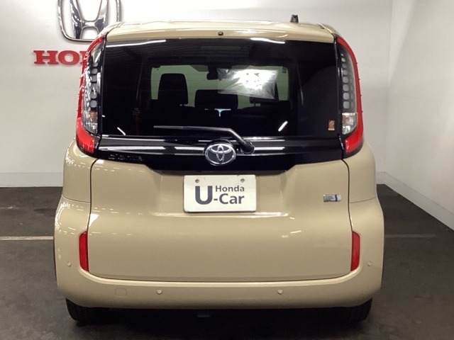 Toyota Sienta 7