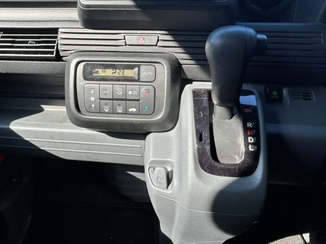 Honda N-VAN 8