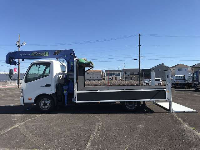Hino Dutro 11