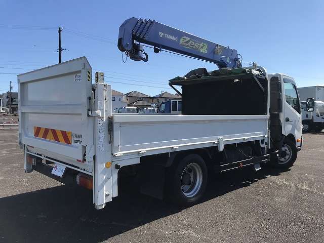 Hino Dutro 8