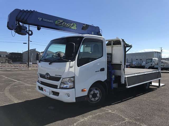 Hino Dutro 9