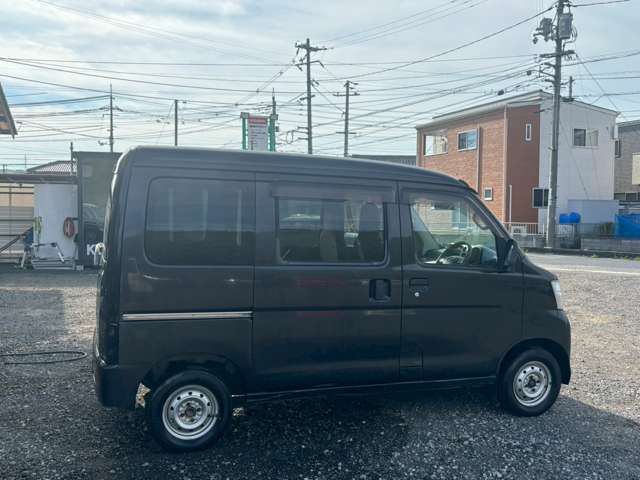 Daihatsu Hijet Cargo 4
