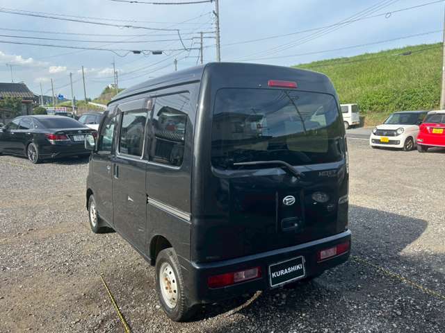 Daihatsu Hijet Cargo 6