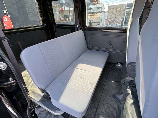 Daihatsu Hijet Cargo 10