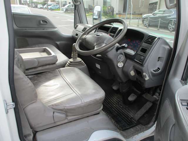 Mazda Titan Dash 5