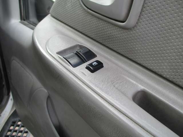 Mazda Titan Dash 6