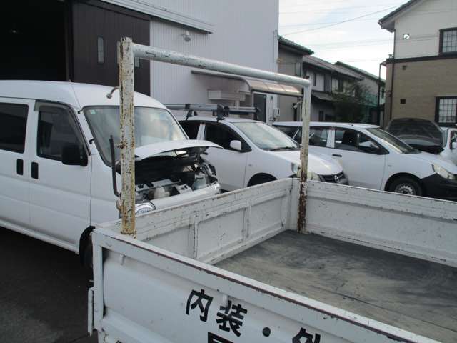 Mazda Titan Dash 8