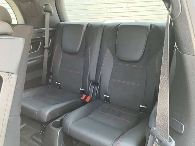 Mercedes-Benz EQB 11