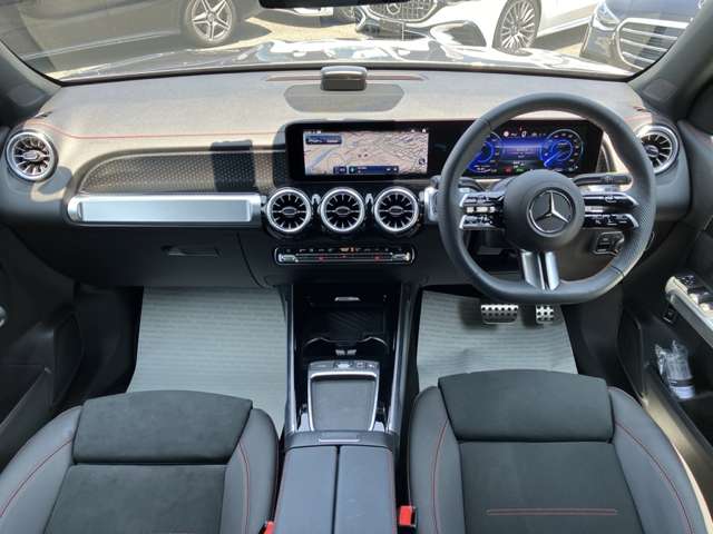 Mercedes-Benz EQB 12