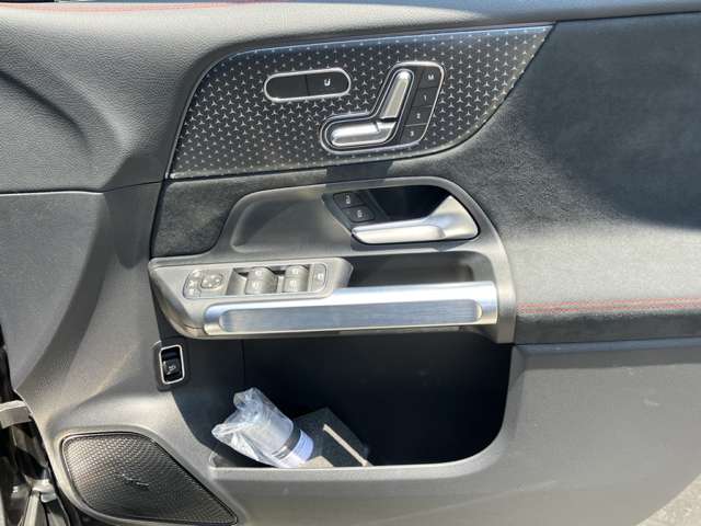 Mercedes-Benz EQB 7