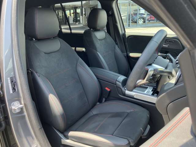 Mercedes-Benz EQB 8