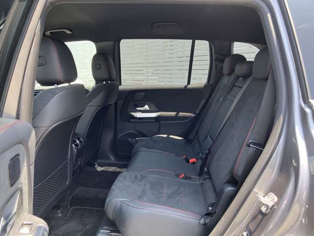 Mercedes-Benz EQB 10