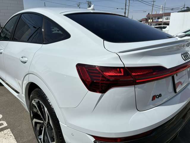 Audi Q8 Sportback e-tron 12