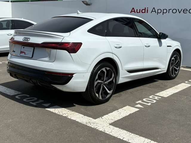 Audi Q8 Sportback e-tron 2