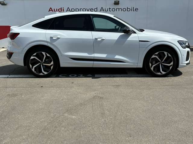 Audi Q8 Sportback e-tron 6