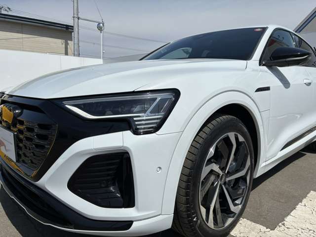 Audi Q8 Sportback e-tron 9