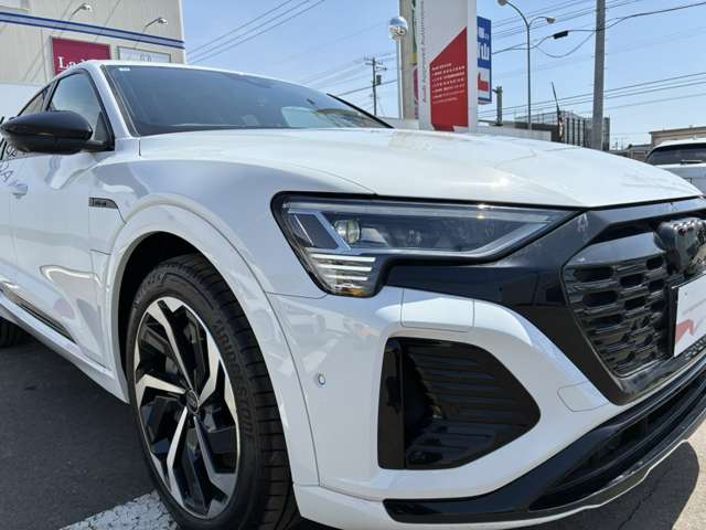 Audi Q8 Sportback e-tron 10